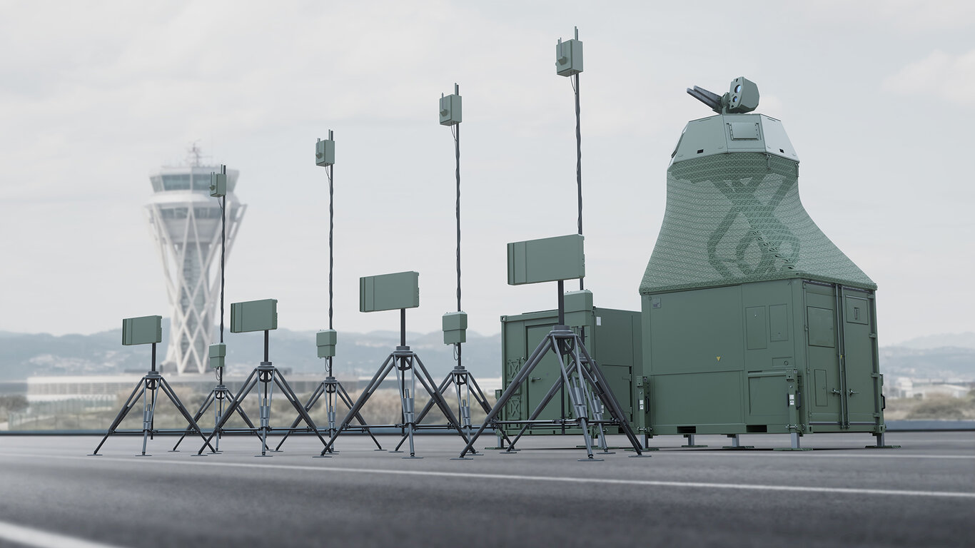 Sicherheit im Luftraum: Wie Rheinmetall der hybriden Drohnenbedrohung begegnet – Skyspotter auf zivilem Flugfeld