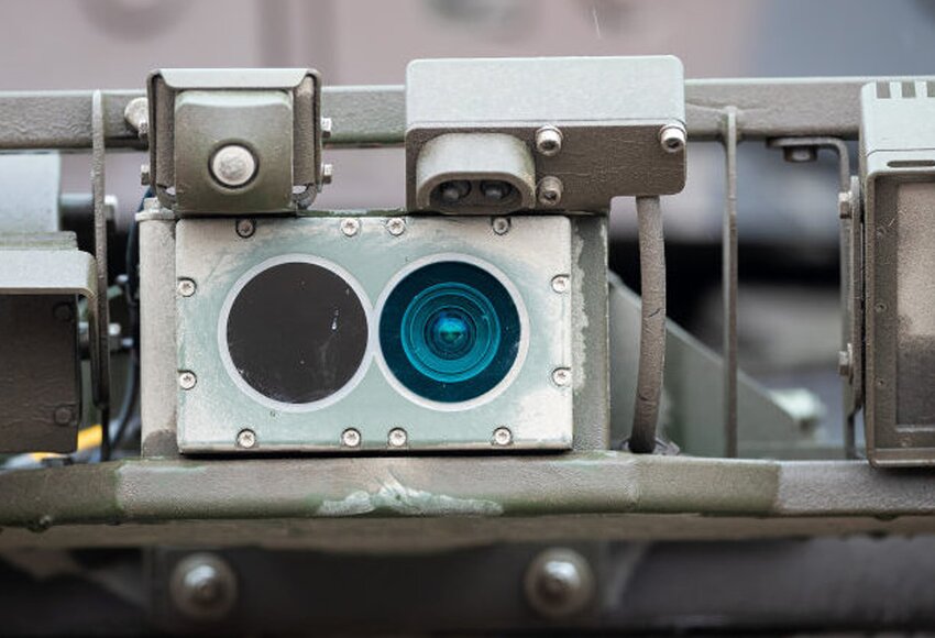 The SCM 300 brings the battlefield into the vehicle in real time, providing maximum visibility, enabling faster decision-making and offering greater protection for the crew.