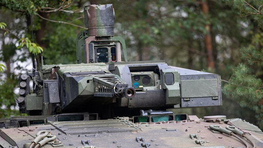 The SCM 300 brings the battlefield into the vehicle in real time, providing maximum visibility, enabling faster decision-making and offering greater protection for the crew.