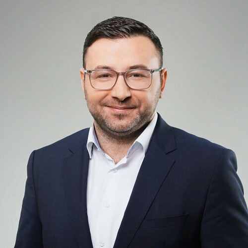 Hasan Yilmaz, CFO