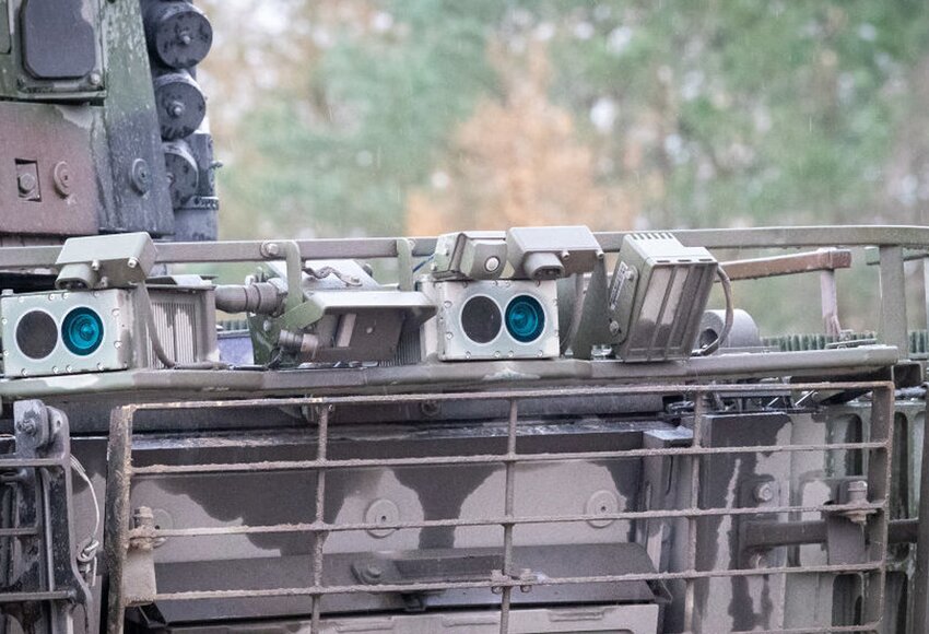 The SCM 300 brings battlefield awareness back into the protected vehicle interior, creating a comprehensive 360° situational awareness solution for armoured platforms. 