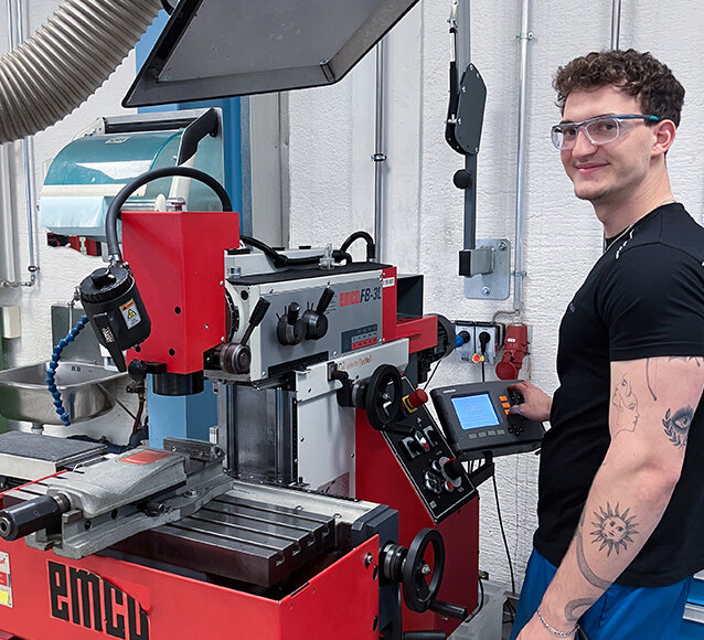 Tim, Auszubildender Industriemechaniker bei der Rheinmetall Waffe Munition GmbH in Neuenburg 